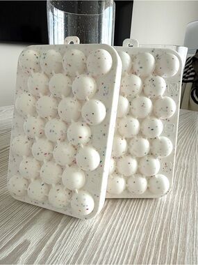 Set Of 2 - White Confetti Ice Ball Mold - (Like New!) ⭐️💫❤️